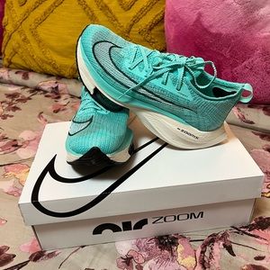 NIKE AIR ZOOM ALPHAFLY NEXT% FLYKNIT SHOES